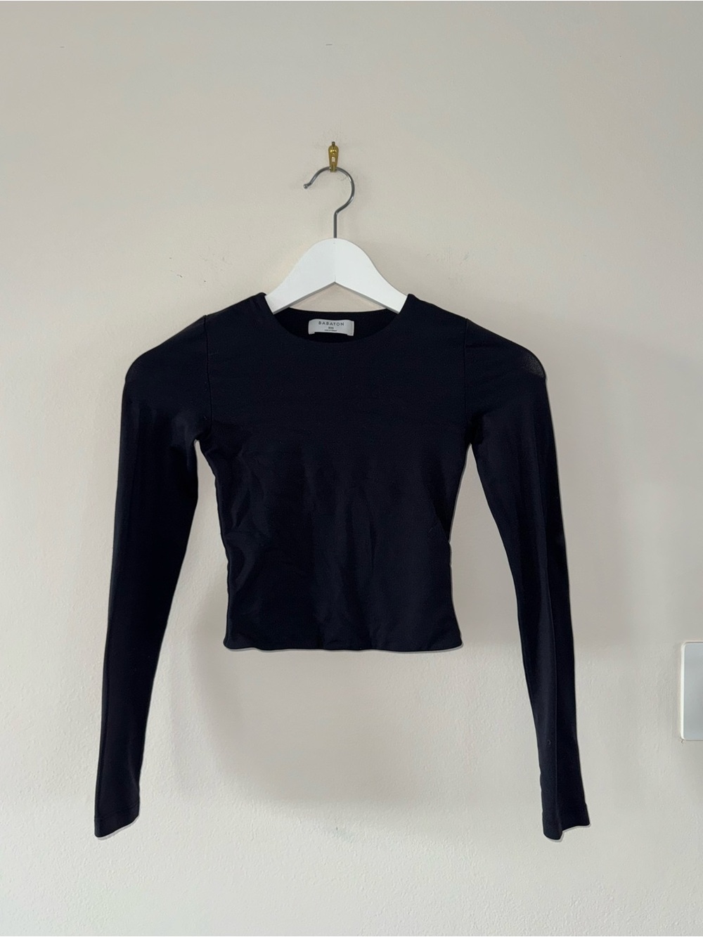 Aritzia Babaton Contour- Black Long Sleeve Crewneck Top